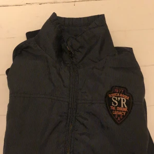 scotch soda zip - 100kr bra skick och snygg till allt! Sitter som en S (inte säkert att ajg säljer har en annan köpare)