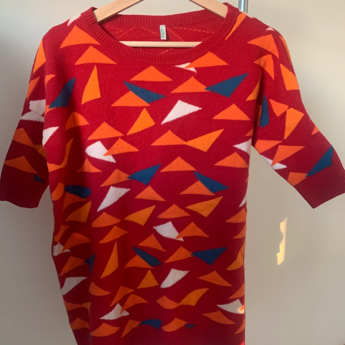 Warm sweater with fun geometric print - 90