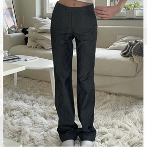 Stockholm LM - 32 - Sjukt snygga byxor i jeanstyg från Stockholm LM i storlek 32- Helt slutsålda! Nypris 1099kr