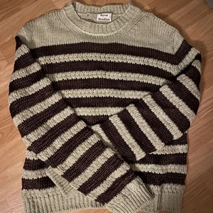 acne studios knit - acne studios knit i storlek m, aldrig använd prislapp finns kvar. köparen står för frakt 💚