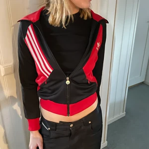 Adidas kofta - Jättesnygg adidaskofta passar storlek S/xs