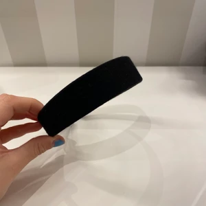 Diadem - Ett helt vanligt svart diadem🤍🤍🤍