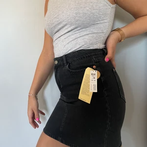 Svart kjol - Svart kjol från linex storlek 36 helt oanvänd