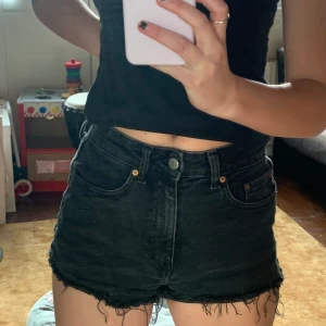Shorts - Shorts, kortare baktill, för små för mig.