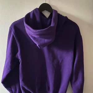 One of one - One of one hoodie storlek s. Bra Cond 8/10 endast använd fåtals gånger. Helt slutsåld