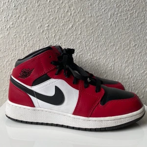 Jordans  - a pair of Jordan 1 mids chicago  size uk 5 (38) 