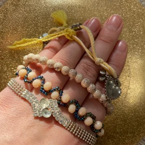 Armband  - Skriv för fler bilder och pris💕 har massa andra smycken uppe