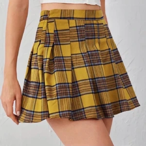 Fin kjol  - Säljer denna fina kjol💕 frakt ingår ej