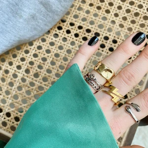 Hug Ring - Justerbar ring i Sterling Silver! Frakten ingår ✨  (säljer alla ringar på bilden)  