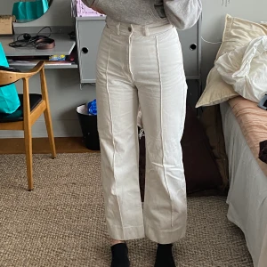 weekday byxor - brallor från weekday med hög midja. väldigt sköna och i fint skick! 