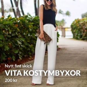 Vita kostymbyxor  - Säljer dessa vita kostymbyxor från zara i fräsch ny skick. Storlek M. Hör av vid intresse!