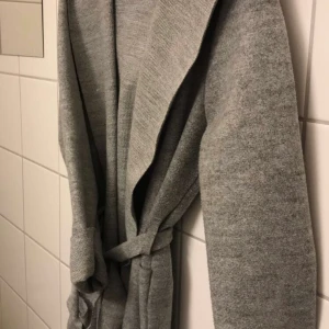 Fin kappa grå - Bra skick, storlek S 