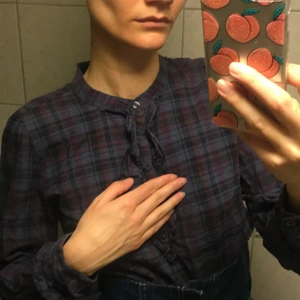 Lila skjorta - I fint skick 💜