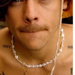 Harry styles halspand - Säljer mitt Harry styles halspand, super cute!