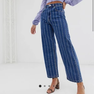 Abrand jeans Vida - Oanvända Abrand jeans med vida ben. St 24. Ordinarie pris 1223kr 