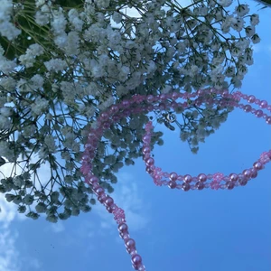 Halsband  - 💗ett halsband med blommor och olika pärlor💗du kan berätta vilken passform du vill ha: stor eller liten💗du kan också berätta om du vill ha några andra färger💗