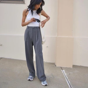 Djerfavanue favorite pants  - Hejhej! Intressekoll! Någon som skulle vara intresserad över att köpa mina DjerfAvenue favorite pants grey i storlek S? Hör av dig för mer detaljer. Kram💗