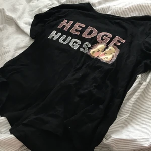 Supersöt tröja  - Jättefin och inga alls skador eller någon defekt på!