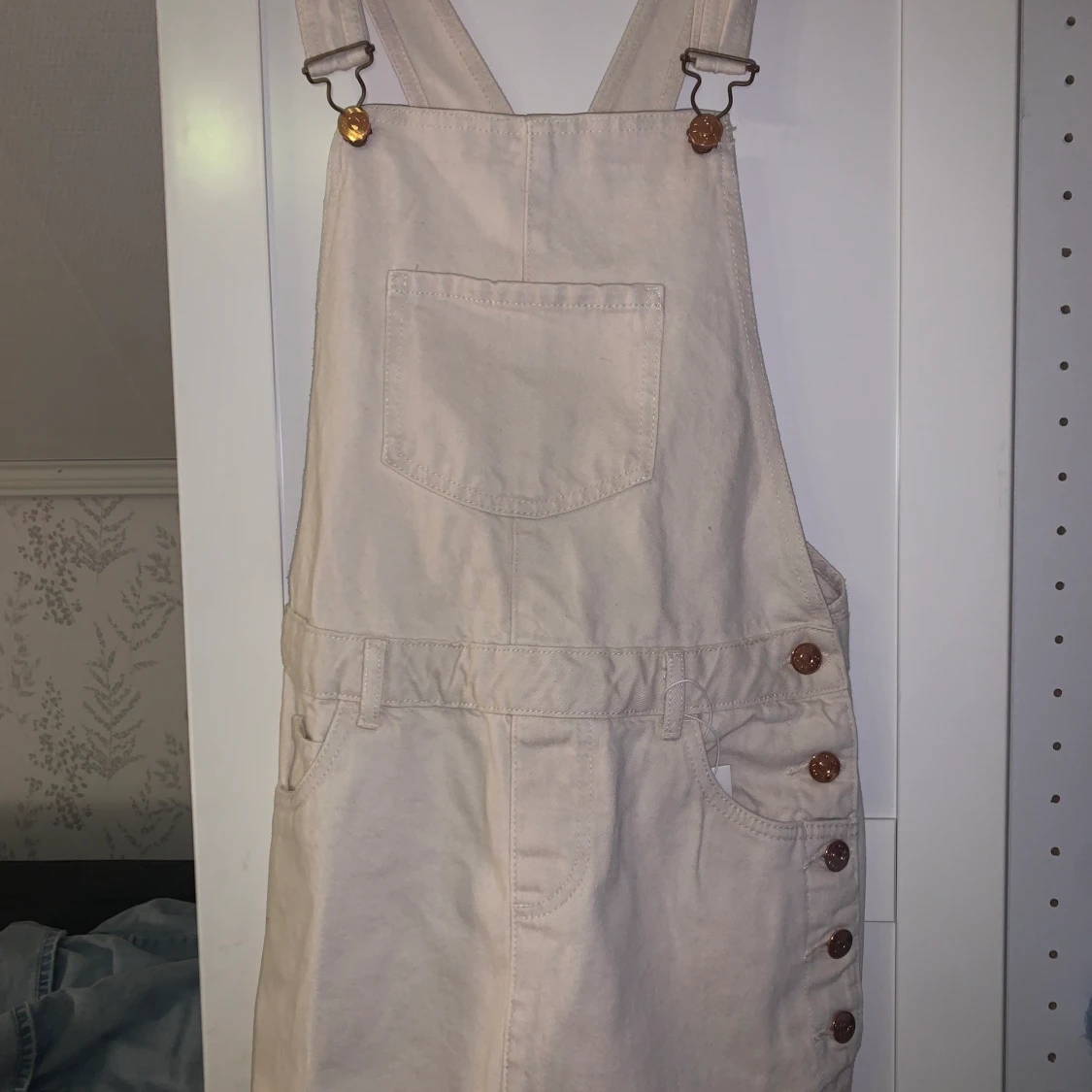 Hängselklänning aldrig använd