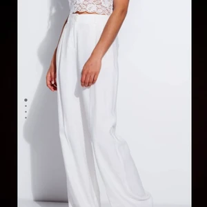 Kostymbyxor  - Jätte fina kostymbyxor från new yorker. Jag tog bort lappen så kan inte lämna tbx dom, jag har aldrig använt dom.🥰