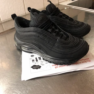 Nike - I fint skick!  Skickar spårbart 66 kr.