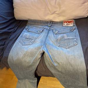 Ett par riktigt snygga evisu jeans gjorda i Italien. Inga flaws