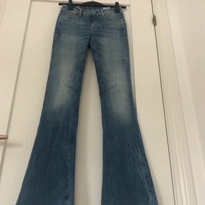 lågmidjade jeans - skitsnygga lågmidjade bootcut g-star jeans, helt nya och oanvända, säljer för att de var för långa på mig