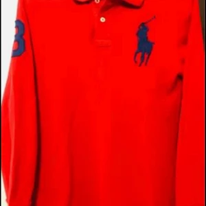 Röd Långärmad Ralph Lauren tröja - Röd fin Ralph Lauren pike lång ärm strl 14-16 år