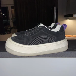 Eytys  - Säljer mina eytys i sonic modellen då jag aldrig får användning av dom tyvärr! Dom är i storlek 41 men jag brukar ha 40 så funkar till både 40&41! Nypris är 2200kr och jag säljer dom för 500kr+ frakt! 