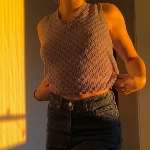 Stickad väst - Söt stickad väst från Brandy Melville. Aldrig använd. 