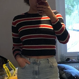 Randig tröja från hm storlek: S - Randig stickad tröja från hm näst intill oanvänd