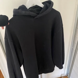 & other stories hoodie  - snygg hoodie från & other stories! använd ett fåtal gånger✨