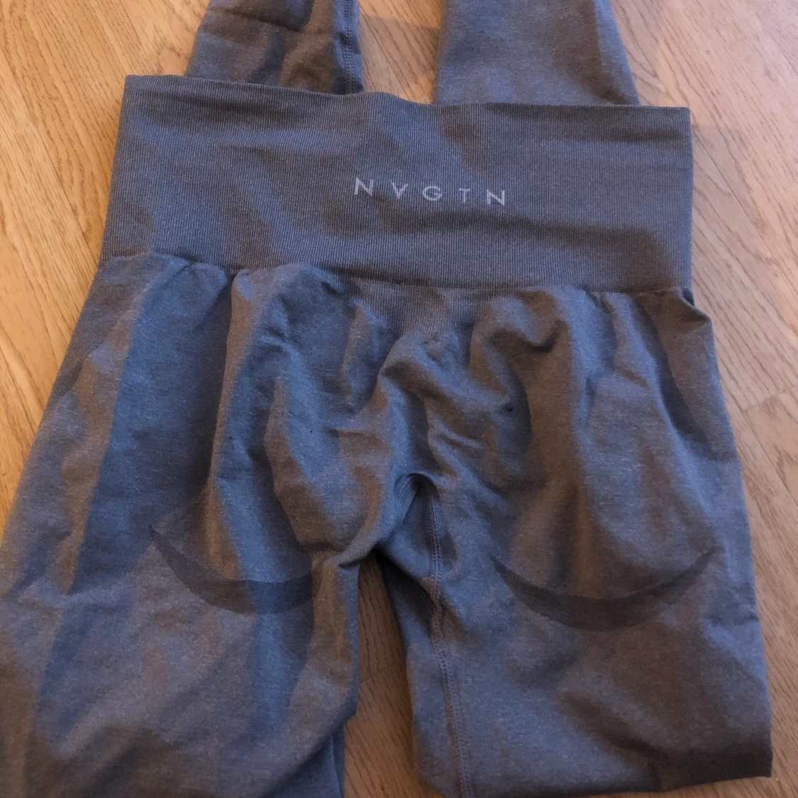 Gråa NVGTN tights stl S