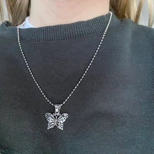 Handgjort halsband  - GRATIS FRAKT💖@bladhsmycken på instagram