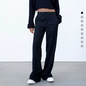 Kostymbyxor Zara - Intressekoll på dessa underbara kostymbyxor från Zara! Prislapp kvar, aldrig använda✨✨💕 Slutsålda på Zara!!