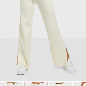 Byxor  - Ett par superfina byxor från Bianca ingrossos kollektion med Nelly. Använt dom 1 gång och säljer för att dom inte kommer till användning. Köptes för 499 säljer för 200 kr. 5/5 i skick💞😊