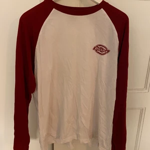 Dickies tröja - Långärmad T-shirt från dickies, använd 2 gånger. Som ny! 