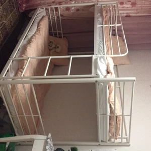 Våning säng för bra pris - Jag tänker sälja min våning säng för att jag har tänkt att köpa en ny säng den har lite skrapor som knappt syns lite vid hörnet och sånt om ni vill gärna se dem är det bara att höra av er jag har nu använt den hära sängen i cirka 1och ett halv år kan man säga så den är ändå ganska ny madraserna kommer ej med❗️❗️❗️