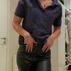 Blå fin tröja! - Säljer denna superfina tröja då den ej kommer till användning!! Skriv vid intresse