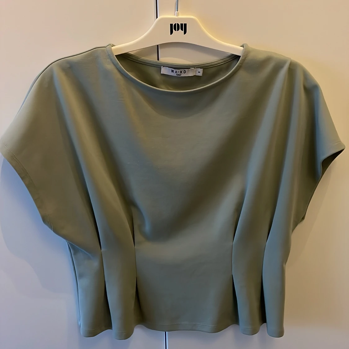 Grön topp NA-KD str M - 90