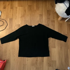 Stickad tröja - Svart stickad tröja❤️