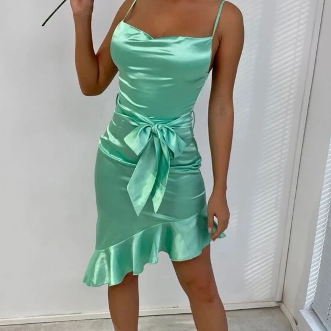 Satin grön klänning  - 91