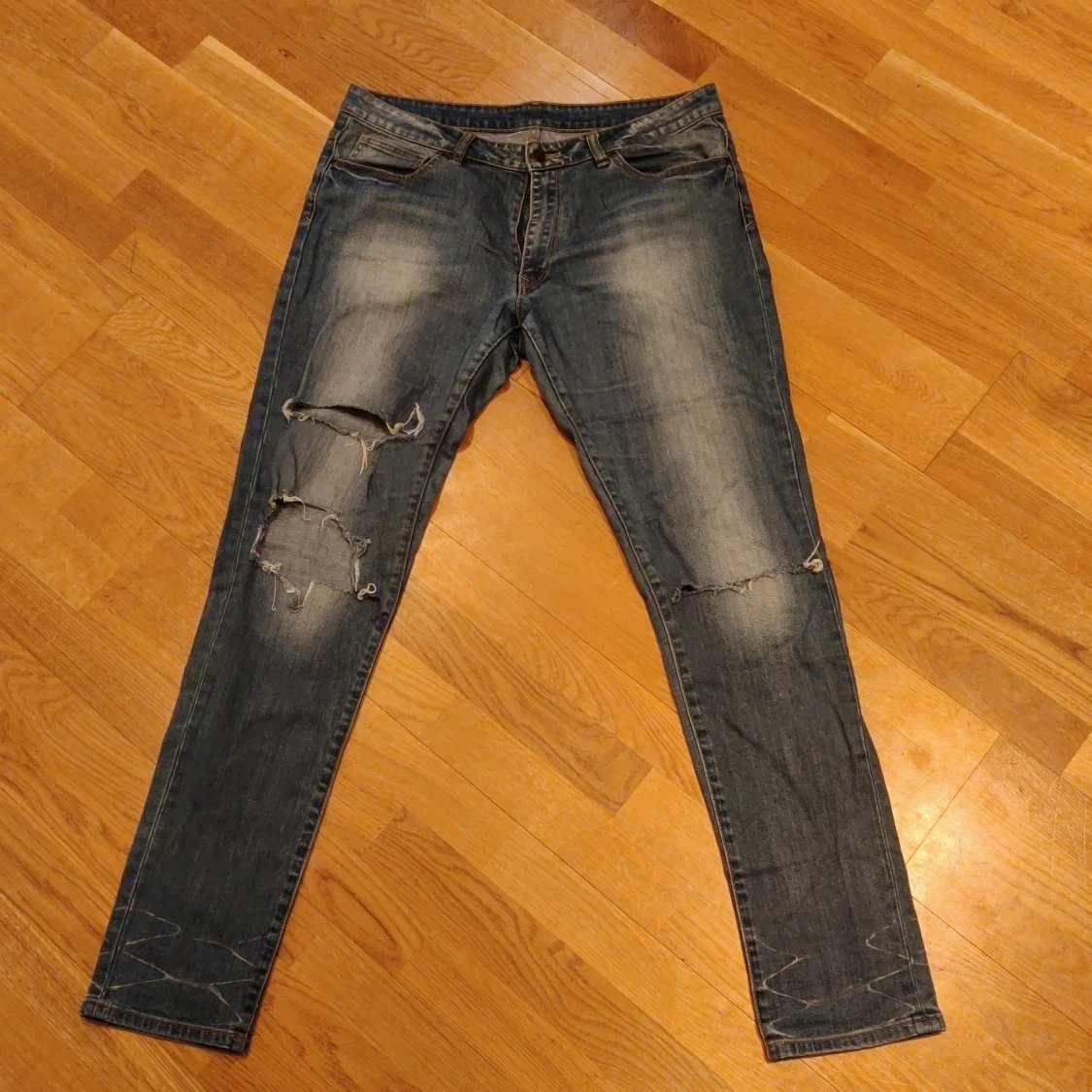 Low rise ripped jeans slim fit