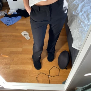 Kostymbyxor!! - As snygga kostymbyxor som tyvärr är lite stora för mig:(( Fint skick