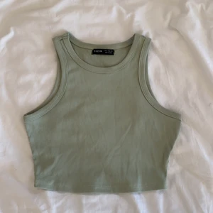 Grönt linne - Croppad linne ifrån shein ❤️ storlek S