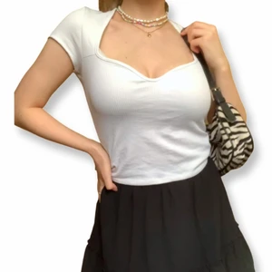 Topp - Jättefin vit topp som är endast är använd en gång! Köparen står för frakten 🤎