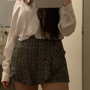 Pull& bear skorts  - Storlek L men små i storlek passar mig som brukar ha storlek M i underdel, nya, använd endast en gång