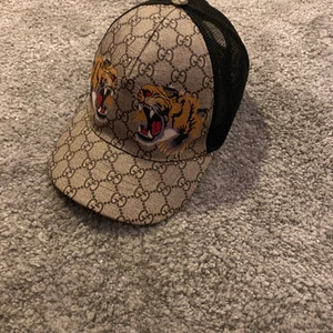 Gucci keps - Gucci tiger keps, finns digitalt kvitto