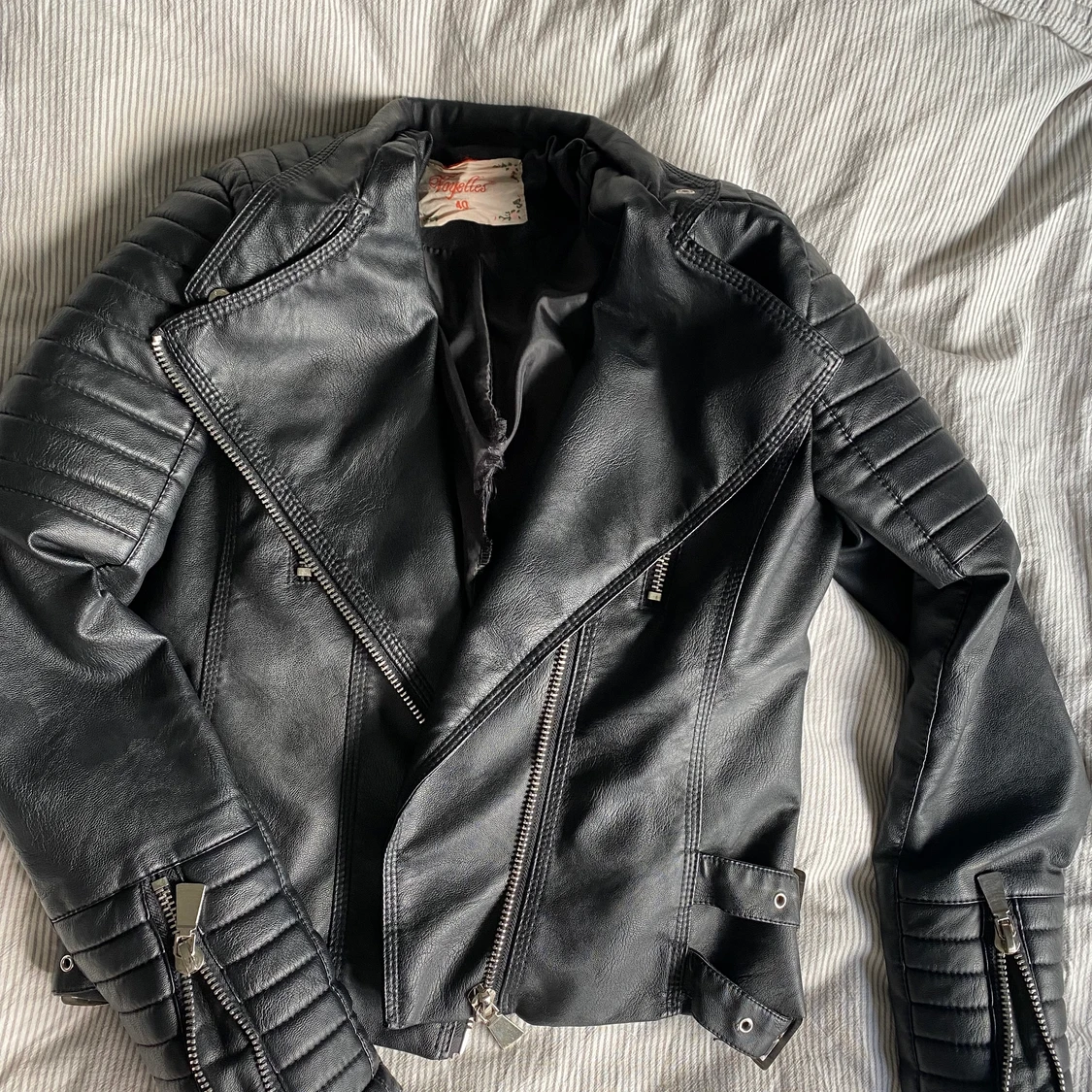 Skinnjacka från chiquelle storlek 40