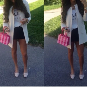 Kappa - Säljer denna kappa från zara. Storlek xs. Säljer för 200+ frakt